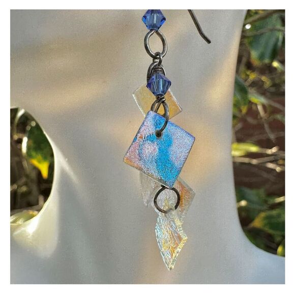 Sterling silver blue Swarovski square iridescent earrings - Picture 2 of 7